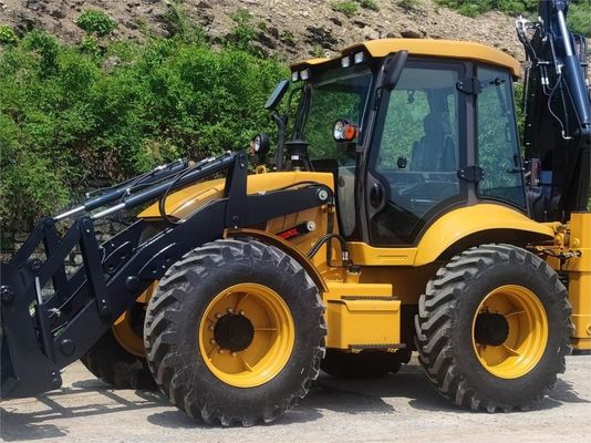 388 Snsc 4X4 شاحن عجلة مع شاحن نهاية الأمامية وخدمة ما بعد البيع 7 * 24 ساعة