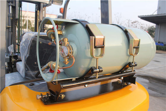 Yük Merkezi 500 mm ve Doğal Gaz Motoru kaldırıcıları ile Nissan 2.0t LPG Forklift en iyisi