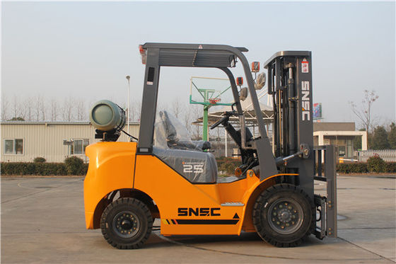 Yük Merkezi 500 mm ve Doğal Gaz Motoru kaldırıcıları ile Nissan 2.0t LPG Forklift en iyisi