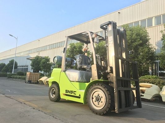 Yük kapasitesi 1T 5T Karşı dengelenmiş gaz forkliftleri USA Impco dönüştürücüsü ile kamyon