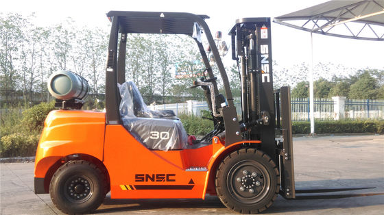 3.5 tonluk gaz motoru, yan değiştiricisi ve katı lastikli çatal kaldırıcı özelleştirilebilir.