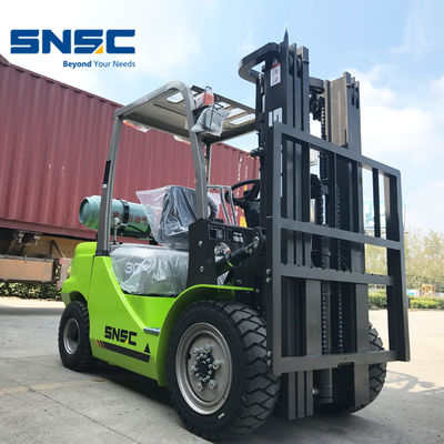 Kuveyt Pazarı Otomatik Şanzımanlı ve 500 mm'lik Yük Merkezi ile 3 tonluk LPG Forklift