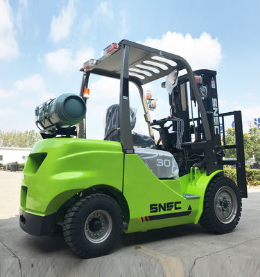 Kuveyt Pazarı Otomatik Şanzımanlı ve 500 mm'lik Yük Merkezi ile 3 tonluk LPG Forklift