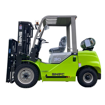 3-7m Hauteur de levage 2-3.5 tonnes de gaz Montacargas chariot élévateur avec moteur Nissan K25 importé