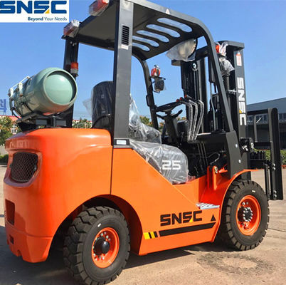 2.5 tonluk Nissan Motor LPG Yan Değişiklik Bağlantısı ve S4500mm Mastlı Benzin Çatal