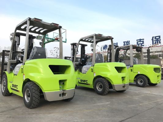 1T - 5T Otomatik şanzıman ve blok kilidi takılı olan dizel tuğlalı çatal kaldırıcı