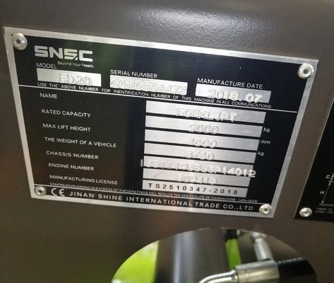 3350kg 2 tonluk Konteyner Forklift, 4500 mm kaldırma yüksekliği ve ayarlanabilir kabin konumu