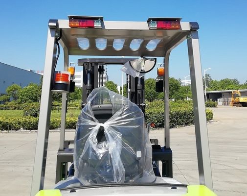 3350kg 2 tonluk Konteyner Forklift, 4500 mm kaldırma yüksekliği ve ayarlanabilir kabin konumu