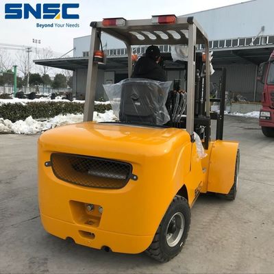 Levé de conteneurs lourds 4 tonnes chariot élévateur diesel avec cabine fermée et lumières LED