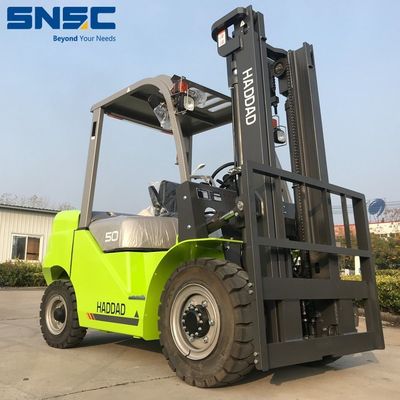 5t Dizel Engie Forklift FD50 ile Shifter Fork ve Lift Yüksekliği 3000mm ila 7000mm arasında değişir