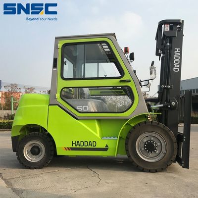 5t Dizel Engie Forklift FD50 ile Shifter Fork ve Lift Yüksekliği 3000mm ila 7000mm arasında değişir