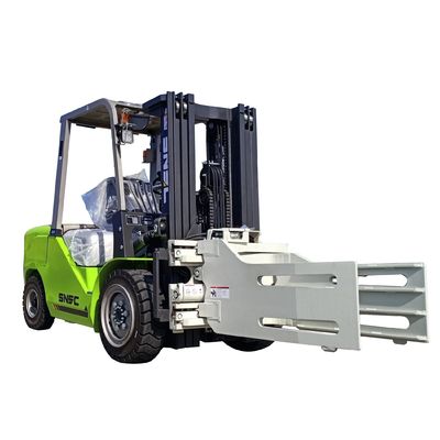Montacargas 4 tonluk dizel çatal taşıyıcı ile Bale Klembi Bağlantısı ve kaldırma yüksekliği 3-7m