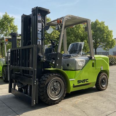 Montacargas 4 tonluk dizel çatal taşıyıcı ile Bale Klembi Bağlantısı ve kaldırma yüksekliği 3-7m