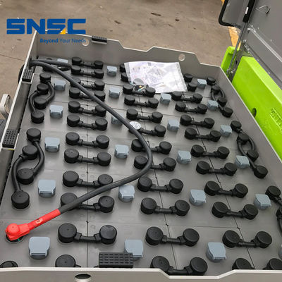 Pneus sólidos súper elásticos 4050kg 4 ruedas de montacargas eléctricas de montacargas sujetadores con batería de 48V