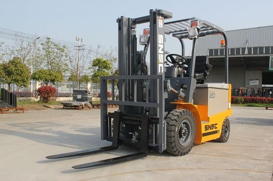 Ubicación de la cabina ajustable carretilla eléctrica de cuatro ruedas 2000 kg con centro de carga de 500 mm
