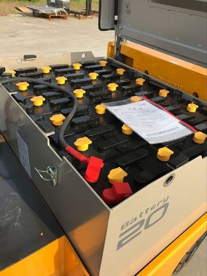 Ubicación de la cabina ajustable carretilla eléctrica de cuatro ruedas 2000 kg con centro de carga de 500 mm