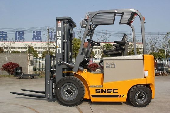 Ubicación de la cabina ajustable carretilla eléctrica de cuatro ruedas 2000 kg con centro de carga de 500 mm