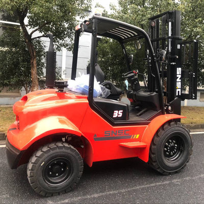 3.5tonnes 4X4 chariots élévateurs diesel avec un angle d'inclinaison du mât de 6/12 degrés