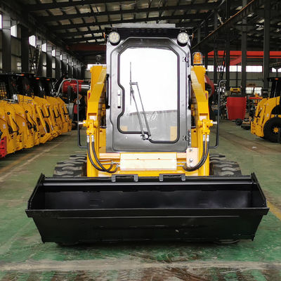 EPA Euro V motoru ve 2380mm maksimum atma yüksekliği ile dayanıklı 700KG kaydırma direksiyon yükleyici