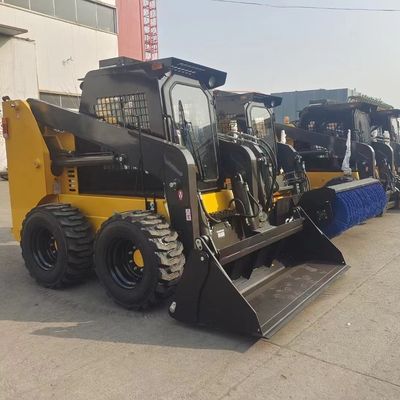 EPA Euro V motoru ve 2380mm maksimum atma yüksekliği ile dayanıklı 700KG kaydırma direksiyon yükleyici
