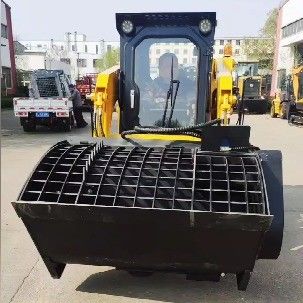 EPA Euro V motoru ve 2380mm maksimum atma yüksekliği ile dayanıklı 700KG kaydırma direksiyon yükleyici