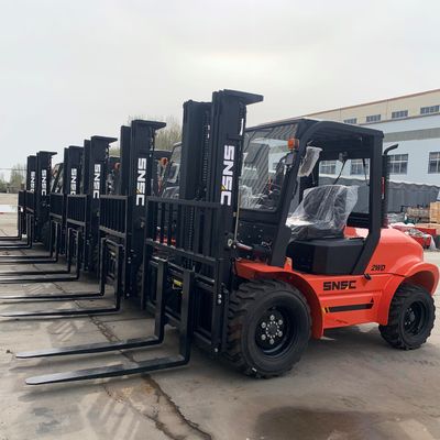 FD35 3.5ton Side Shifter Rough Terrain Forklift Componente de motor japonés y caja de cambios central