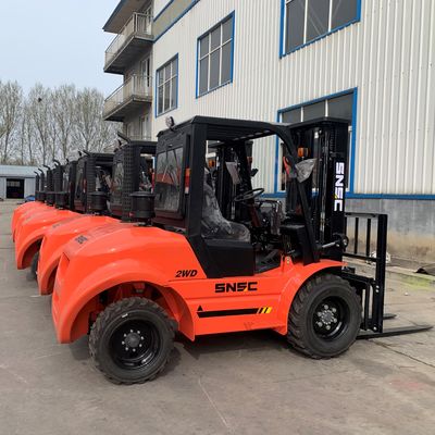 FD35 3.5ton Side Shifter Rough Terrain Forklift Componente de motor japonés y caja de cambios central