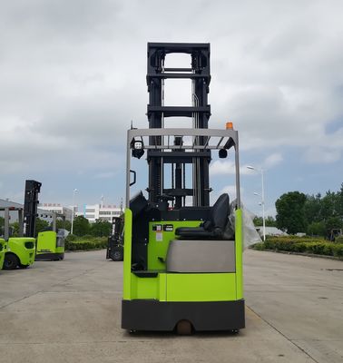 Camión de carga eléctrico con batería de iones de litio con cargador de batería