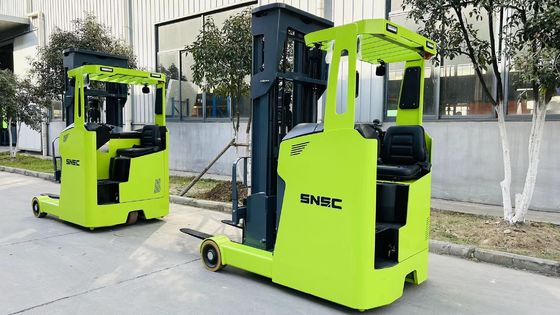 ارتفاع رفع مرتفع 12m 2 طن الوصول إلى الشاحنة مع عرض الشوكة 122mm محرك AC مدعوم