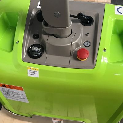 125 mm kaldırma yüksekliği 1.8 ton kapasite ve 1.5m sırt sırt yüksekliği ile elektrikli palet kamyonu