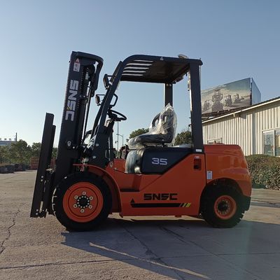 Japon motoru ve yan değiştiricisi olan FD35 3,5 ton ağır arazi forklift