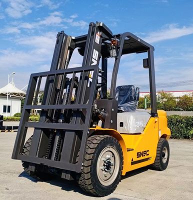 3 ton 3.5 ton 3000 kg Üç mastalı dizel çatal taşıyıcı 4X4 zorlu arazilerde