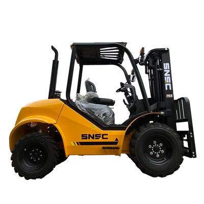 SNSC 1.5T-10T 4x4 veya 4x2 Rough Terrain dizel motoru EPA EV Motoru ile kaldırıcı