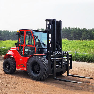 SNSC 1.5T-10T 4x4 veya 4x2 Rough Terrain dizel motoru EPA EV Motoru ile kaldırıcı
