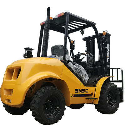 Çin Off Road 2WD 4WD Japonya Motoru ile Tüm Arazi Forklift