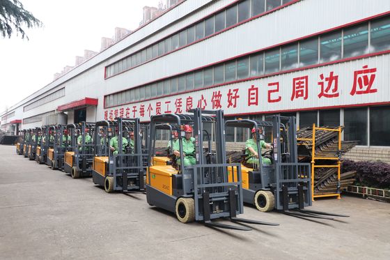 Xilin 3 Tekerlekli Karşı Denge Elektrikli Çatal 1500kg 2000kg Üç Tekerlekli 3 Pivot
