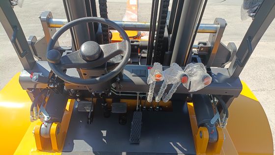 Yakıtla çalışan Karşıt Denge Dizel ile çalışan çatal yükleyici Maksimum Seyahat Hızı Tam yük 26 Km/h Serbest kaldırma yüksekliği 220 mm Ağır yük kaldırma için