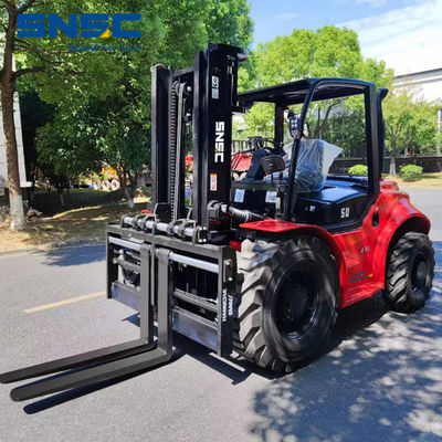 2x4 4x4 5 tonnes moteur diesel chariot élévateur hors route Montacargas