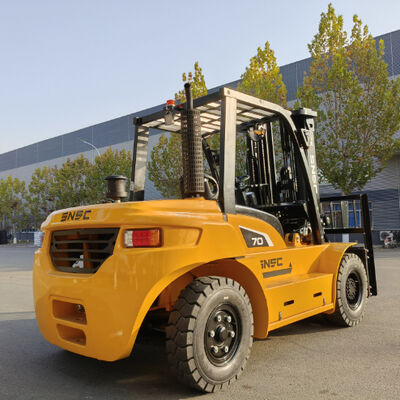 7000kg Load Capacity Diesel Forklift with Reinforced Mast and Automatic Transmission