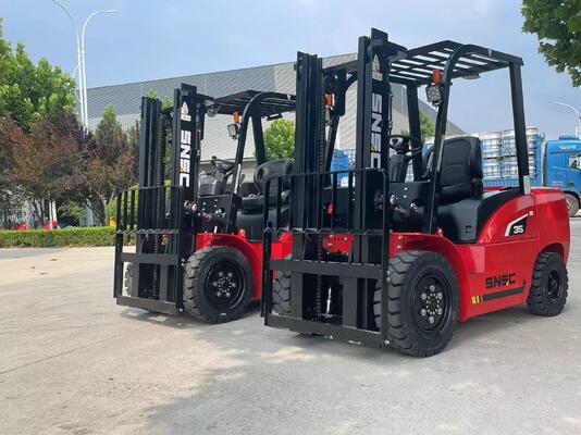 3.5 Ton Diesel Forklift With Reinforced Mast For Heavy Pallet Handling