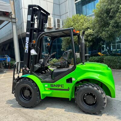 Heavy Duty 3.5T Rough Terrain Lift Truck With Wide Base Pneumatic Tyres