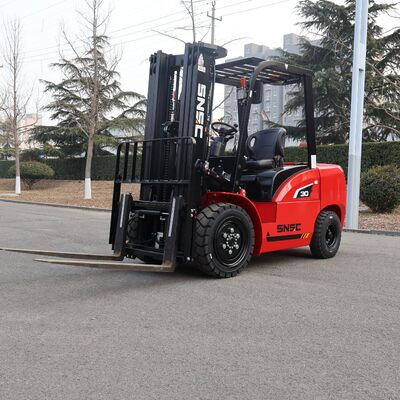 Chariot élévateur diesel industriel 3 tonnes à usage intensif avec châssis robuste