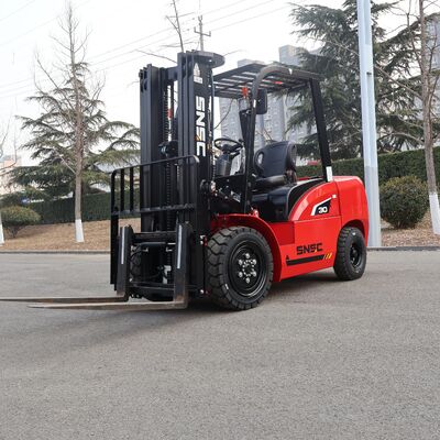 Chariot élévateur diesel 3 tonnes à haute stabilité avec conception structurelle robuste