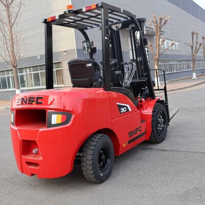 Powerful Engine 3 Ton Diesel Forklift 3000kg With Consistent Output