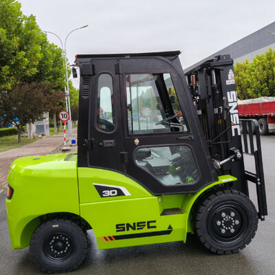 3 tonluk dizel forklift, 3000 kg yük kapasitesi hidrolik kaldırma mekanizması ve endüstriyel kullanım için 12 aylık garanti