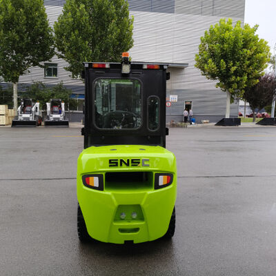 3 Ton Diesel Powered Forklift For Construction And Logistics
