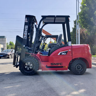Heavy Duty 3 Ton Diesel Forklift With Strong Engine Performance