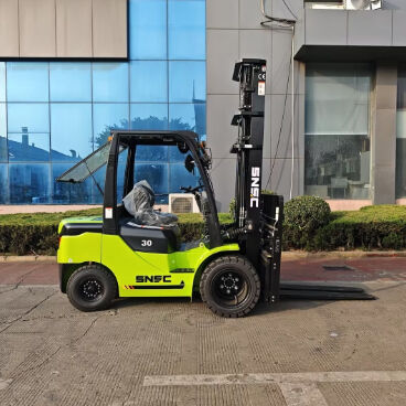 Heavy Duty 3 Ton Capacity Diesel Forklift Truck with Engine for Industrial Use