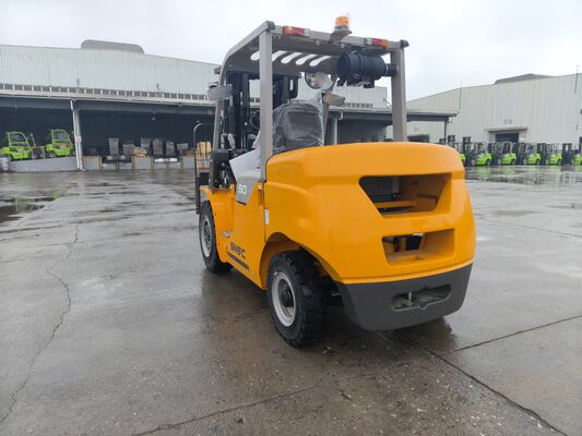 Zoomlion 5 Ton Diesel Forklift Designed For Tough Industrial Environments