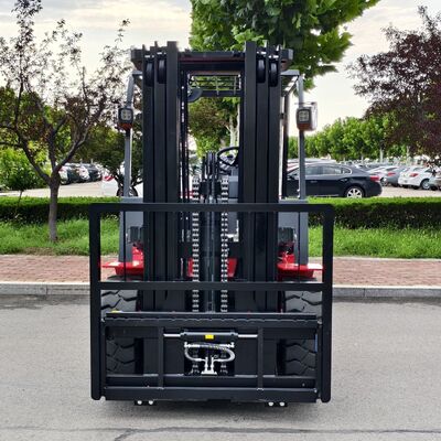 Heavy Load Diesel Forklift 5 Ton For Industrial Applications